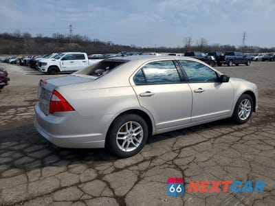 Trzecie zdjęcie samochodu z tyłu: 2010 FORD FUSION S VIN:3FAHP0GA4AR349196 - miniatura