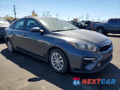 Czwarte zdjęcie samochodu z boku: 2019 KIA FORTE FE VIN:3KPF24AD8KE051480 - miniatura