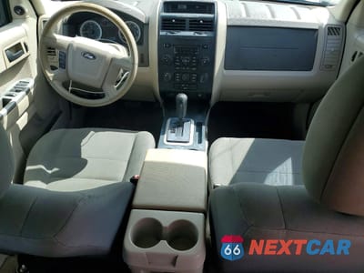 Zdjęcie 8 z 13 samochodu: 2010 FORD ESCAPE XLS VIN:1FMCU0C73AKB03313 - miniatura