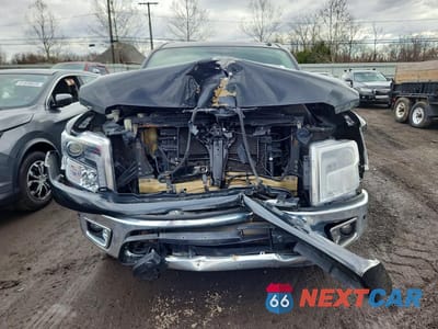 Piąte zdjęcie samochodu w środku: 2017 NISSAN TITAN SL VIN:1N6AA1E57HN554028 - miniatura