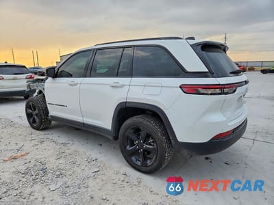 Drugie zdjęcie samochodu z przodu: 2025 JEEP GRAND CHEROKEE LAREDO VIN:1C4RJGAG4SC275283 - miniatura