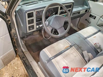 Zdjęcie 8 z 12 samochodu: 1988 DODGE DAKOTA SPORT VIN:1B7GR64X6JS799111 - miniatura