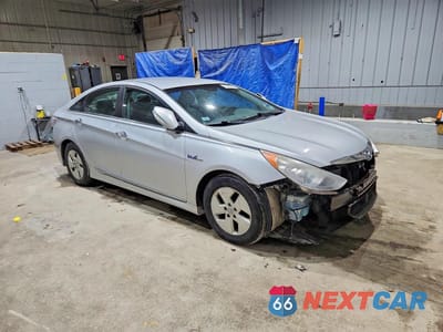 Czwarte zdjęcie samochodu z boku: 2012 HYUNDAI SONATA HYBRID BASE VIN:KMHEC4A4XCA038383 - miniatura