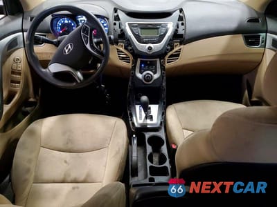 Zdjęcie 8 z 11 samochodu: 2012 HYUNDAI ELANTRA GLS VIN:5NPDH4AE2CH073373 - miniatura