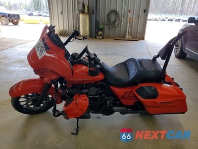 Trzecie zdjęcie samochodu z tyłu: 2017 HARLEY-DAVIDSON FLHX STREET GLIDE VIN:1HD1KRC15HB695193 - miniatura
