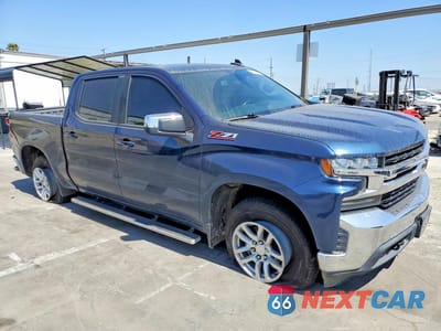 Czwarte zdjęcie samochodu z boku: 2020 CHEVROLET SILVERADO K1500 LT VIN:3GCUYDED6LG166228 - miniatura