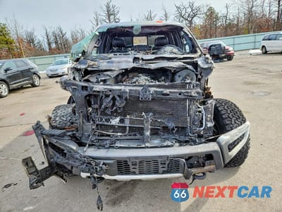 Piąte zdjęcie samochodu w środku: 2017 FORD F150 RAPTOR VIN:1FTFW1RG8HFB72171 - miniatura