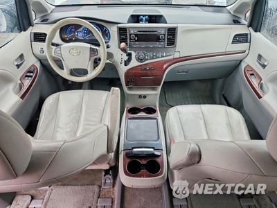 Zdjęcie 8 z 13 samochodu: 2012 TOYOTA SIENNA XLE 7-PASSENGER VIN:5TDDK3DC0CS038556 - miniatura