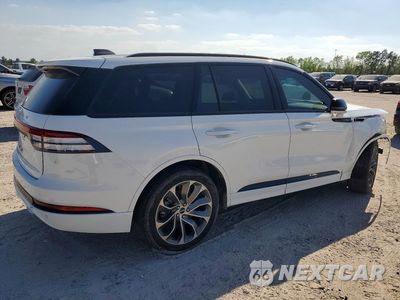 Trzecie zdjęcie samochodu z tyłu: 2025 LINCOLN AVIATOR VIN:5LM5J6WC5SGL23437 - miniatura