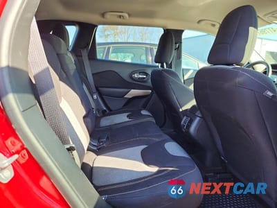 Zdjęcie 10 z 12 samochodu: 2017 JEEP CHEROKEE SPORT VIN:1C4PJMAB4HW587248 - miniatura