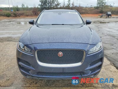 Piąte zdjęcie samochodu w środku: 2017 JAGUAR F-PACE PREMIUM VIN:SADCJ2BN3HA492791 - miniatura