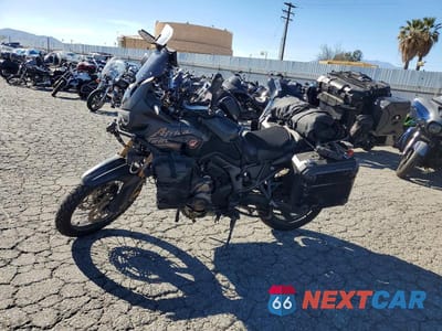 Trzecie zdjęcie samochodu z tyłu: 2018 HONDA CRF1000 D VIN:JH2SD0418JK200301 - miniatura