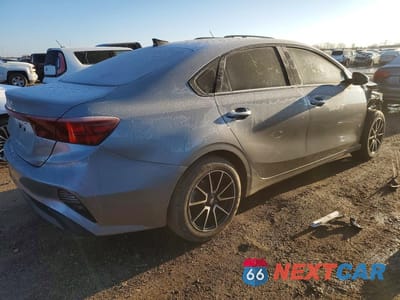 Trzecie zdjęcie samochodu z tyłu: 2023 KIA FORTE LXS VIN:3KPF24AD1PE613596 - miniatura