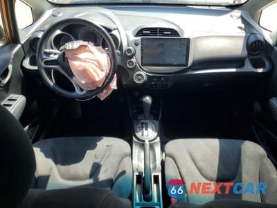 Zdjęcie 8 z 12 samochodu: 2011 HONDA FIT SPORT VIN:JHMGE8H58BS009937 - miniatura