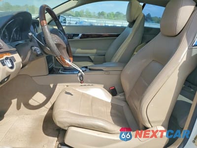 Zdjęcie 7 z 11 samochodu: 2011 MERCEDES-BENZ E 350 VIN:WDDKJ5GB5BF073493 - miniatura