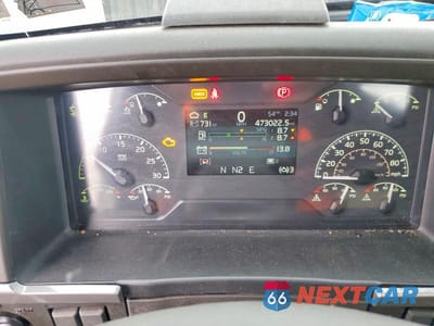 Zdjęcie 8 z 10 samochodu: 2019 VOLVO VNR - SEMI TRUCK VIN:4V4W19DF4KN217894 - miniatura