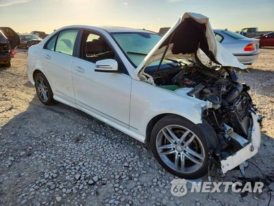 Czwarte zdjęcie samochodu z boku: 2014 MERCEDES-BENZ C 250 VIN:WDDGF4HBXEA962890 - miniatura