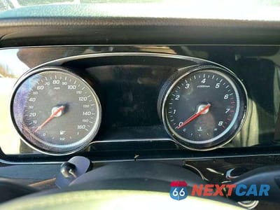 Zdjęcie 8 z 10 samochodu: 2017 MERCEDES-BENZ E 300 4MATIC VIN:WDDZF4KBXHA053876 - miniatura