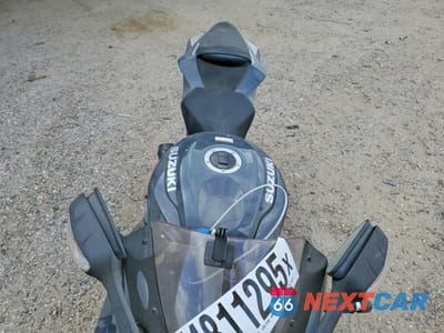 Piąte zdjęcie samochodu w środku: 2025 SUZUKI GSX-R600 VIN:JS1GN7FA9S7100918 - miniatura