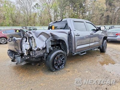 Trzecie zdjęcie samochodu z tyłu: 2025 TOYOTA TUNDRA SR5 VIN:5TFLA5DB8SX256738 - miniatura