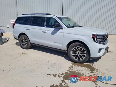 Czwarte zdjęcie samochodu z boku: 2025 FORD EXPEDITION PLATINUM VIN:1FMJU1M81SEA21567 - miniatura