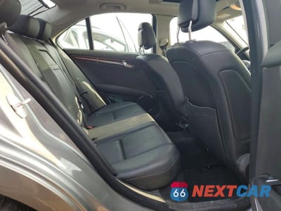 Zdjęcie 10 z 12 samochodu: 2011 MERCEDES-BENZ C 300 4MATIC VIN:WDDGF8BB0BR140421 - miniatura