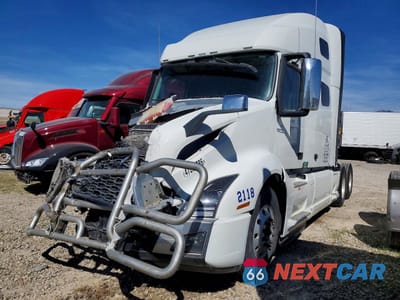 Drugie zdjęcie samochodu z przodu: 2024 VOLVO VN VNL - SEMI TRUCK VIN:4V4NC9EJ0RN662118 - miniatura