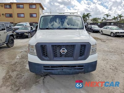 Piąte zdjęcie samochodu w środku: 2017 NISSAN NV 1500 S VIN:1N6BF0KY7HN810294 - miniatura