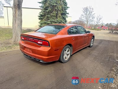 Czwarte zdjęcie samochodu z boku: 2011 DODGE CHARGER VIN:2B3CL3CG1BH585055 - miniatura