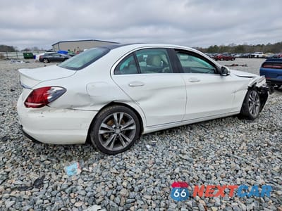 Trzecie zdjęcie samochodu z tyłu: 2016 MERCEDES-BENZ C 300 VIN:55SWF4JB9GU148903 - miniatura