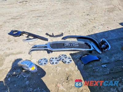 Zdjęcie 12 z 12 samochodu: 2005 GMC NEW SIERRA K1500 VIN:2GTEK13T451250428 - miniatura