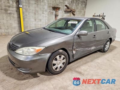 2004 TOYOTA CAMRY LE 4T1BE32K64U909655 - główne zdjęcie licytacji z USA - miniatura