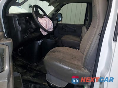 Zdjęcie 7 z 14 samochodu: 2019 CHEVROLET EXPRESS 2500 CARGO UTILITY / SERVICE VAN VIN:1GCWGAFGXH1137999 - miniatura