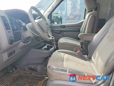 Zdjęcie 7 z 13 samochodu: 2018 NISSAN NV2500 DELIVERY VAN VIN:1N6BF0LY0JN818290 - miniatura