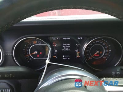 Zdjęcie 9 z 11 samochodu: 2020 JEEP WRANGLER UNLIMITED SAHARA VIN:1C4HJXEN8LW332654 - miniatura