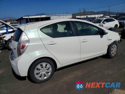 Trzecie zdjęcie samochodu z tyłu: 2013 TOYOTA PRIUS C TWO VIN:JTDKDTB3XD1549369 - miniatura