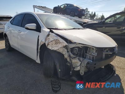 Czwarte zdjęcie samochodu z boku: 2015 TOYOTA COROLLA S PLUS VIN:5YFBURHE5FP215647 - miniatura