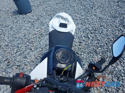 Piąte zdjęcie samochodu w środku: 2019 KTM 390 DUKE VIN:MD2JPJ402KC223314 - miniatura