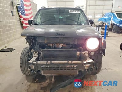 Piąte zdjęcie samochodu w środku: 2023 JEEP RENEGADE ALTITUDE VIN:ZACNJDE13PPP26030 - miniatura