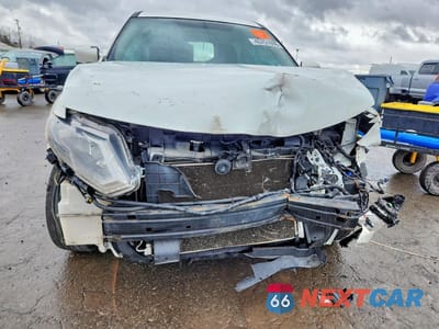Piąte zdjęcie samochodu w środku: 2016 NISSAN ROGUE S VIN:KNMAT2MT2GP693294 - miniatura