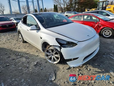 Czwarte zdjęcie samochodu z boku: 2021 TESLA MODEL Y VIN:5YJYGDEEXMF075306 - miniatura