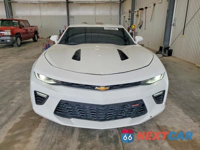 Piąte zdjęcie samochodu w środku: 2017 CHEVROLET CAMARO SS VIN:1G1FE1R70H0122203 - miniatura