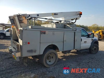 Czwarte zdjęcie samochodu z boku: 2008 FORD F450 SUPER DUTY BUCKET TRUCK VIN:1FD4F46YX8EB78304 - miniatura