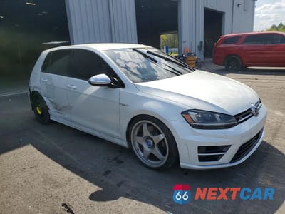 Czwarte zdjęcie samochodu z boku: 2016 VOLKSWAGEN GOLF R VIN:WVWUF7AU0GW239050 - miniatura