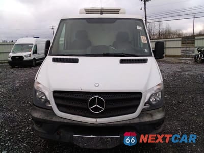 Piąte zdjęcie samochodu w środku: 2014 MERCEDES BENZ SPRINTER 2500 VIN:WD3PE7CCXE5824798 - miniatura