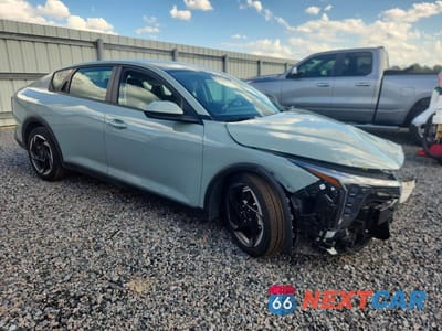 Czwarte zdjęcie samochodu z boku: 2025 KIA K4 EX VIN:3KPFU4DE8SE016100 - miniatura