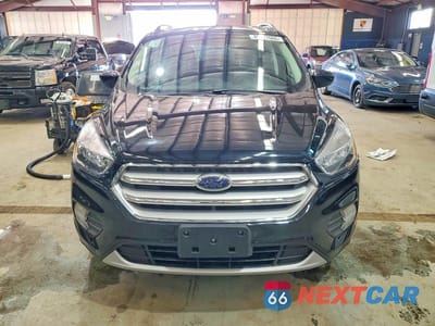 Piąte zdjęcie samochodu w środku: 2018 FORD ESCAPE SE VIN:1FMCU0GD7JUD48507 - miniatura