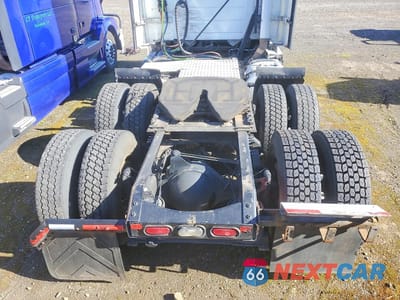 Zdjęcie 6 z 10 samochodu: 2020 VOLVO VNR SEMI TRUCK VIN:4V4WC9EG4LN266628 - miniatura