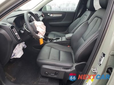 Zdjęcie 7 z 13 samochodu: 2025 VOLVO XC40 CORE VIN:YV4L12UJ2S2468924 - miniatura