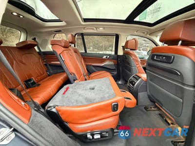 Zdjęcie 6 z 14 samochodu: 2019 BMW X7 XDRIVE40I VIN:5UXCW2C52KLB43713 - miniatura